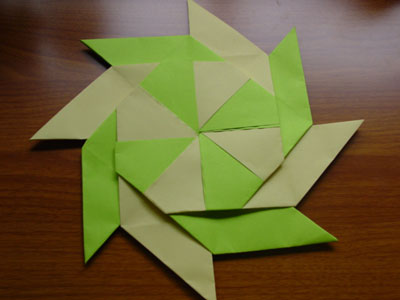 Origami Modular Pinwheel at origami-instructions.com